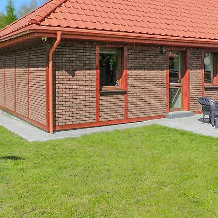 Pet Friendly In With Kitchen Glowczyce